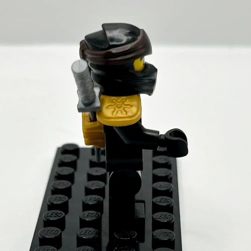 LEGO Ninjago Cole Minifigure w/ Sword only from Ultra Sonic Raider 71739 EUC